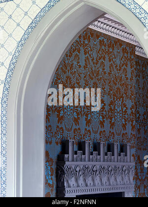 Plaid room/ Walpole’s bedchamber, wallpaper, door detail. Strawberry Hill House, Twickenham, United Kingdom. Architect: Horace W Stock Photo