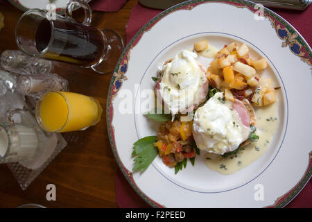 Eggs Florentine at the AAA four-diamond Rabbit Hill Inn in Lower Waterford, Vermont, USA Stock Photo