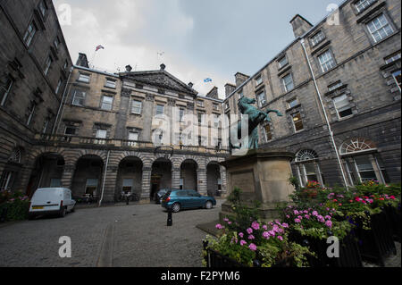 Edinburgh City Chambers on the Royal Mile where the City of Edinburgh Council is based. Stock Photo