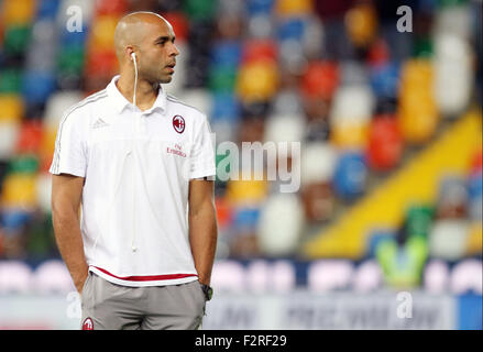 Udine, Italy. 22nd September, 2015. : Milan's defender Alex during the Italian Serie A football match between Udinese Calcio v AC Milan at Friuli Stadium on 22 Semptember, 2015 in Udine. Credit:  Andrea Spinelli/Alamy Live News Stock Photo