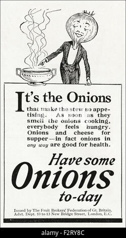 1920s advertisement. Advert dated 1923 advertising eat more Onions Stock Photo