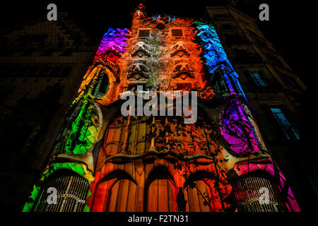 Barcelona, Spain. September 23rd, 2015: The magnificent 3d video projection to celebrate 10 years of inscription on the UNESCO's World Heritage List as part of the 'Works of Antoni Gaudi' at the Casa Batllo, Barcelona, in tribute to the creative process of Antoni Gaudi, who has remolded the building at the beginning of the 20th century. Credit:  matthi/Alamy Live News Stock Photo
