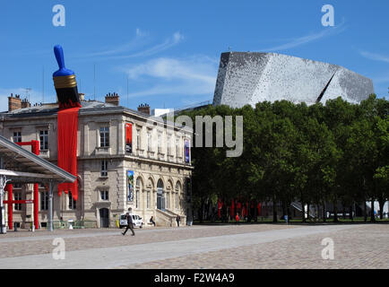 Paint The Town Red-2013 by Filthy Luker-Pedro EstrellasvDesing In Air,Great Britain,L'Air des Geants,The Giants Air,exhibition Stock Photo