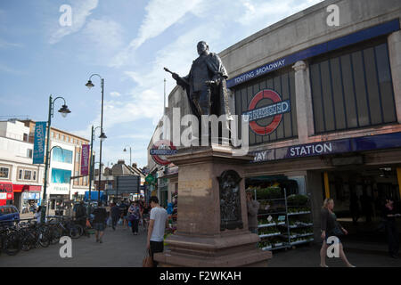 Tooting Broadway Station with Statue of Edward VII outside - London, Tooting SW17 - UK Stock Photo