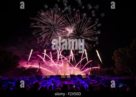 Barcelona, Catalonia, Spain. 24th Sep, 2015. The traditional pyromusical show at Barcelona's Maria Cristina Avenue on the night of the 24th September, the city's patron saints day 'Merce', combines fireworks, the magic fountains and music for a synchronized show officially closing the Merce festival. © Matthias Oesterle/ZUMA Wire/Alamy Live News Stock Photo