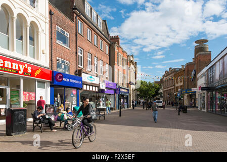 Pedestrianised High Street, Kettering, Northamptonshire, England ...