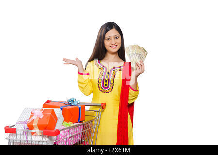 1 indian Woman Housewife Diwali Gift shopping and showing money Stock Photo