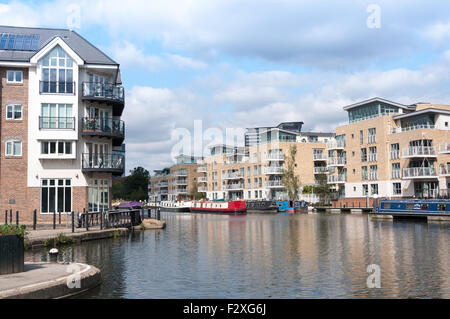 Modern apartments, Brentford Lock, Brentford, London Borough of Hounslow, Greater London, England, United Kingdom Stock Photo