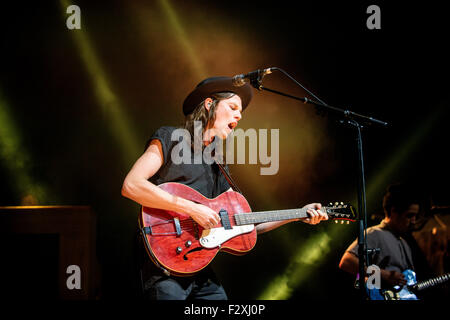 Glasgow, Scotland, UK. 24th September, 2015. James Bay performs at the O2 Academy Glasgow on September 24, 2015 in Glasgow, Scotland. Credit:  Sam Kovak/17�Թ����� Live News Stock Photo