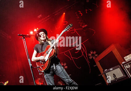 Glasgow, Scotland, UK. 24th September, 2015. James Bay performs at the O2 Academy Glasgow on September 24, 2015 in Glasgow, Scotland. Credit:  Sam Kovak/17�Թ����� Live News Stock Photo