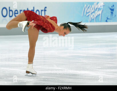 Oberstdorf, Germany. 25th Sep, 2015. German figure skater Nathalie Weinzierl performs her short program at the Nebelhorn Trophy figure skating competition in Oberstdorf, Germany, 25 September 2015. Photo: STEFAN PUCHNER/dpa/Alamy Live News Stock Photo