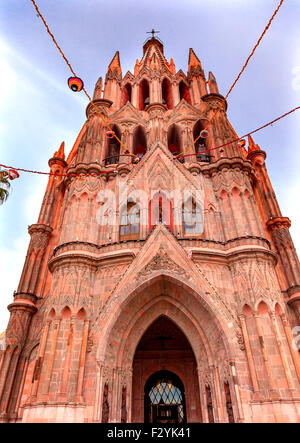 Facade Parroquia Christmas Archangel church San Miguel de Allende, Mexico. Parroquia created in 1600s and facade created in 188 Stock Photo