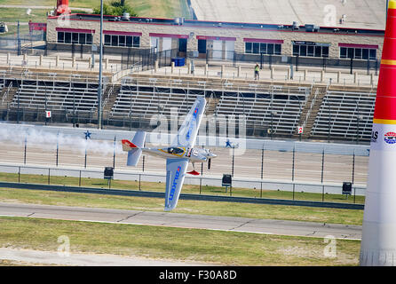 Texas Motor Speedway. 26th Sep, 2015. Red Bull Air Race Master Pilot Yoshihide Muroya #31 in action at Texas Motor Speedway. Fort Worth, TX. Mario Cantu/CSM/Alamy Live News Stock Photo