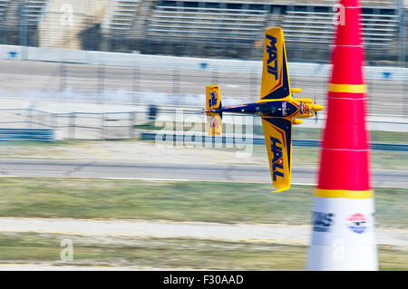 Texas Motor Speedway. 26th Sep, 2015. Red Bull Air Race Pilot Matt Hall #95 in action at Texas Motor Speedway. Fort Worth, TX. Mario Cantu/CSM/Alamy Live News Stock Photo