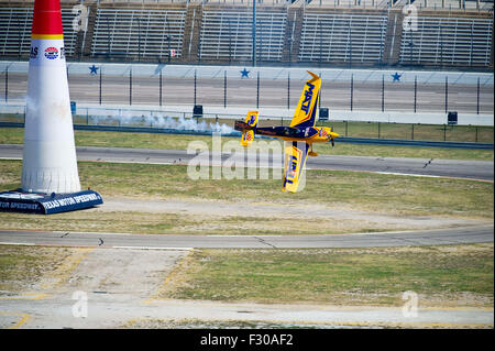 Texas Motor Speedway. 26th Sep, 2015. Red Bull Air Race Pilot Matt Hall #95 in action at Texas Motor Speedway. Fort Worth, TX. Mario Cantu/CSM/Alamy Live News Stock Photo