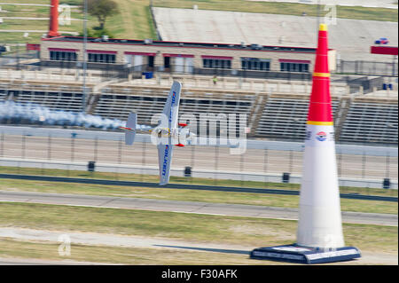 Texas Motor Speedway. 26th Sep, 2015. Red Bull Air Race Master Pilot Yoshihide Muroya #31 in action at Texas Motor Speedway. Fort Worth, TX. Mario Cantu/CSM/Alamy Live News Stock Photo