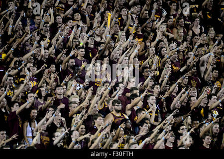 Sep 26, 2015; Arizona State Sun Devils quarterback Mike Bercovici (2 ...