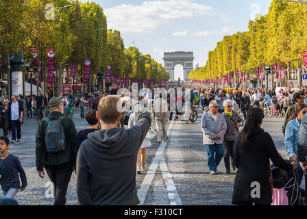 Paris, France. Crowd People Participating at Environmental Street Event, 'Journée Sans Voiture', (Day Without C-ars) , Avenue des Champs-Elyees, Stock Photo