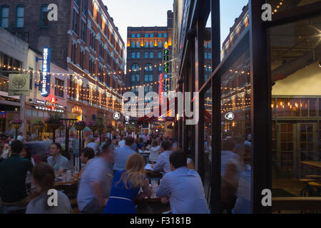 OUTDOOR RESTAURANTS EAST FOURTH STREET DOWNTOWN CLEVELAND OHIO USA Stock Photo