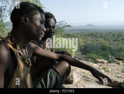 Tanzania, Serengeti Plateau, Lake Eyasi, hadzabe tribe men Stock Photo