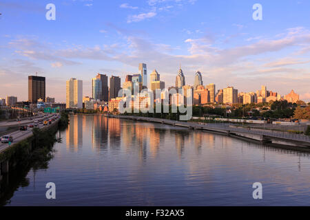 Skyline with Highway 76 - 'The Schuylkill Expressway', Schuylkill Banks Boardwalk,  Philadelphia, Pennsylvania, USA Stock Photo