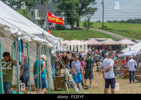 Highway 127 Yard Sale in Kentucky USA Stock Photo - Alamy