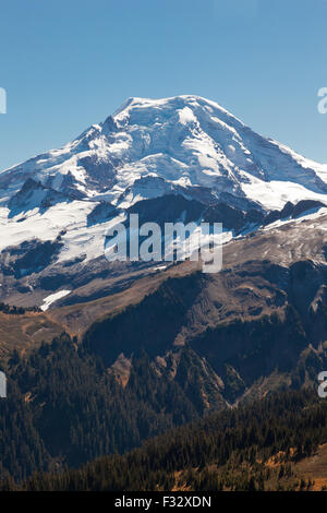 Mount Baker (Native American: Kulshan) covered in snow as seen from The Skyline Divide Trail in the North Cascades, Washington. Stock Photo