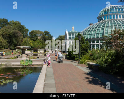 Lily Pool Terrace in The Brooklyn Botanic Garden, NYC, USA Stock Photo
