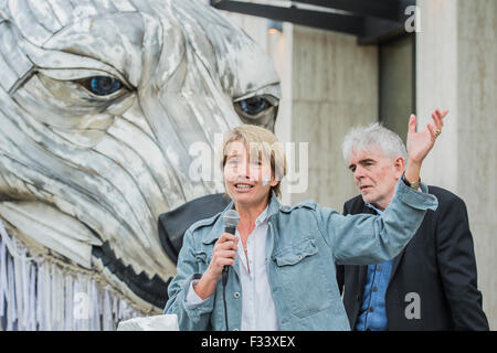 London, UK. 29th September, 2015. Emma Thompson (pictured), and Greenpeace UK Executive Director John Sauven, deliver a celebration speech to crowds outside Shell’s offices – in response to yesterday’s announcement by , the Anglo-Dutch oil major, Shell that it was pulling out of Arctic oil drilling. After speaking, Emma helped volunteer puppeteers move Aurora the double decker bus sized polar bear from in front of Shell’s front door. Credit:  Guy Bell/Alamy Live News Stock Photo