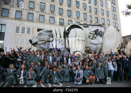 London, UK. 29th September, 2015. The Greenpeace team and the giant polar bear Aurora outside Shell London HQ. Credit:  Kristian Buus/Alamy Live News Stock Photo