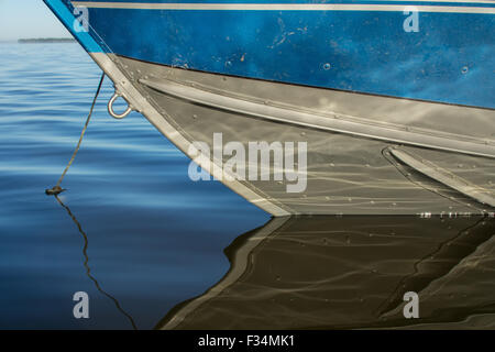 Painted aluminum boat hi-res stock photography and images - Alamy