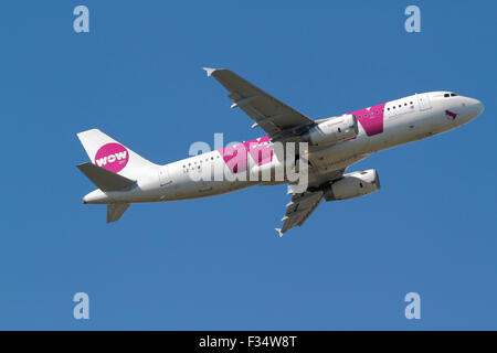 WOW Air, Airbus A320-232, LZ-WOW, flight WW903, takes off from Kastrup Airport CPH for Reykjavik, Iceland Stock Photo