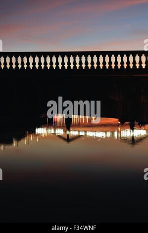 Glasgow, Scotland, UK. 29th Sep, 2015. Jamaica Street Bridge: Sunset lights up Glasgow along the River Clyde Credit:  Tony Clerkson/Alamy Live News Stock Photo