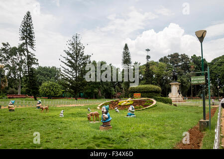 Snow White's Cottage and Dwarfs, Statue Garden, Lalbagh Botanical Garden, Bengaluru, Karnataka, India Stock Photo