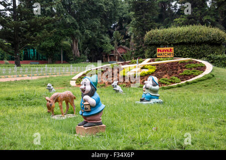 Snow White's Cottage and Dwarfs, Statue Garden, Lalbagh Botanical Garden, Bengaluru, Karnataka, India Stock Photo