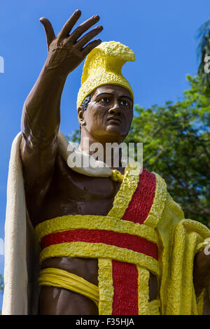 The statue of King Kamehameha The Great in the Wailoa River State ...