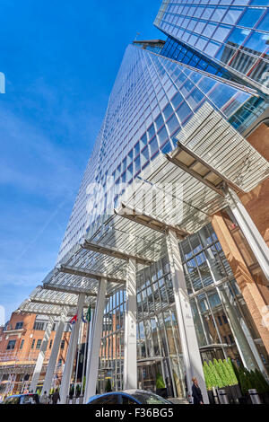 The Shard, referred to as the Shard of Glass, Shard London Bridge and formerly London Bridge Tower, is a 72-storey skyscraper Stock Photo