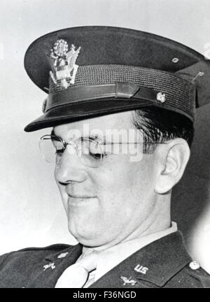 GLENN MILLER (1904-1944) US big band leader in his US Army Air Force uniform about 1942 Stock Photo