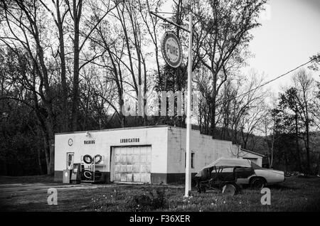 Old Car Repair Shop in Cosby, Tennessee Stock Photo