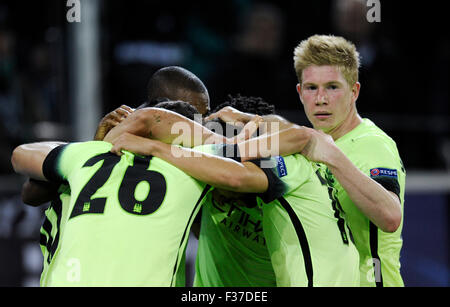 Moenchengladbach, Germany. 30th Sep, 2015. UEFA Champions League, 2015/16, prliminary round, 2nd matchday, Borussia Monchengladbach (Moenchengladbach, Gladbach) vs. Manchester City  1:2 ---- Kevin de Bruyne celebrates with his team Credit:  kolvenbach/Alamy Live News Stock Photo