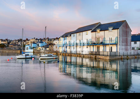 Seafront houses and boats at Stonehouse in Plymouth on the Devon coast Stock Photo