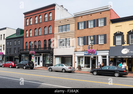 Shops and restaurants on M Street NW in Georgetown, Washington DC Stock ...