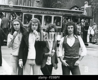 SLADE UK pop group in New York about 1973. From left  Dave Hill, Noddy Holder, Jim Lea, Don Powell Stock Photo
