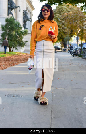 Blogger Yuyu posing outside of the Chloe runway show during Paris Fashion Week - Oct 1, 2015 - Photo: Runway Manhattan/Celine Gaille ***For Editorial Use Only*** Mindesthonorar 50,- EUR/Minimum Fee 50,- EUR/picture alliance Stock Photo
