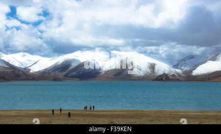 Lake and Mountains of Tibet, China Stock Photo