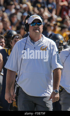 Berkeley USA CA. 03rd Oct, 2015. California Head coach Sonny Dykes on the sideline during the NCAA Football game between Washington State Cougars and the California Golden Bears 34-28 win (5-0) at Memorial Stadium Berkeley Calif. Thurman James/CSM/Alamy Live News Stock Photo