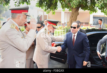 Cairo, Egypt. 4th Oct, 2015. A handout picture released by the Egyptian Presidency shows Egyptian President Abdul Fattah al-Sisi after their visit to former Egyptian President Sadat's grave and the memorial of the Unknown Soldier tomb on October 4, 2015 in Cairo, as part of the celebrations marking the 42th anniversary of October War Victory © Egyptian President Office/APA Images/ZUMA Wire/Alamy Live News Stock Photo