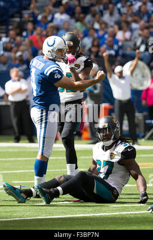 Indianapolis, Indiana, USA. 4th October, 2015. Indianapolis Colts kicker Adam Vinatieri (4) reacts to his field goal over Jacksonville Jaguars strong safety Johnathan Cyprien (37) during the NFL game between the Jacksonville Jaguars and the Indianapolis Colts at Lucas Oil Stadium in Indianapolis, Indiana. Christopher Szagola/CSM/Alamy Live News Stock Photo