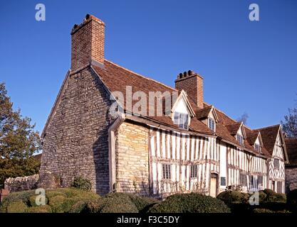 View of the timber framed Mary Ardens House, Wilmcote, Nr. Stratford-upon-Avon, Warwickshire, England, UK, Western Europe. Stock Photo