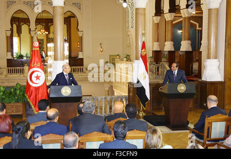 Cairo, Egypt. 4th Oct, 2015. Egyptian President Abdul Fattah al-Sisi meets with Tunisian Presidentin in Cairo on October 4, 2015 © Egyptian President Office/APA Images/ZUMA Wire/Alamy Live News Stock Photo